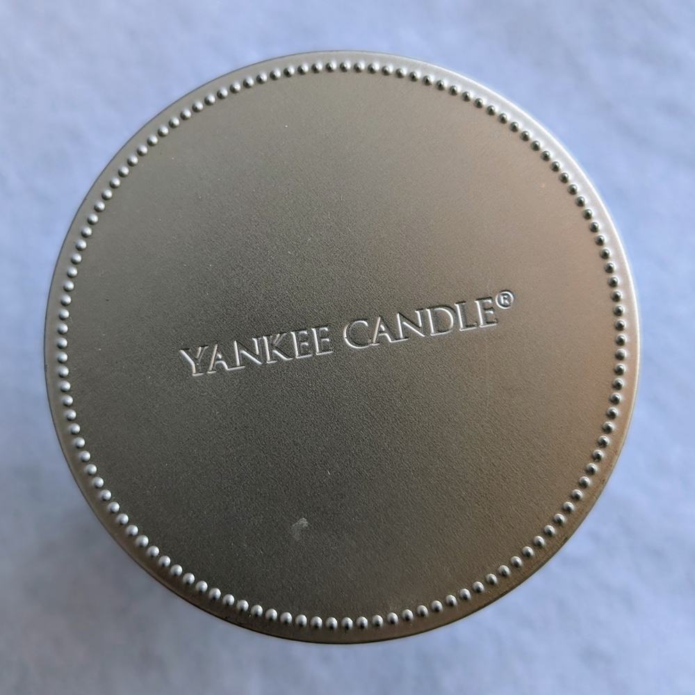 Yankee Candle Sea Coral Scented Candle - Picture 6 of 7